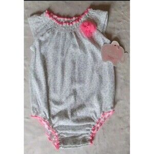 shirt  12 To 18 pounds new girls  First Moments baby short sleeve shirt Outfit